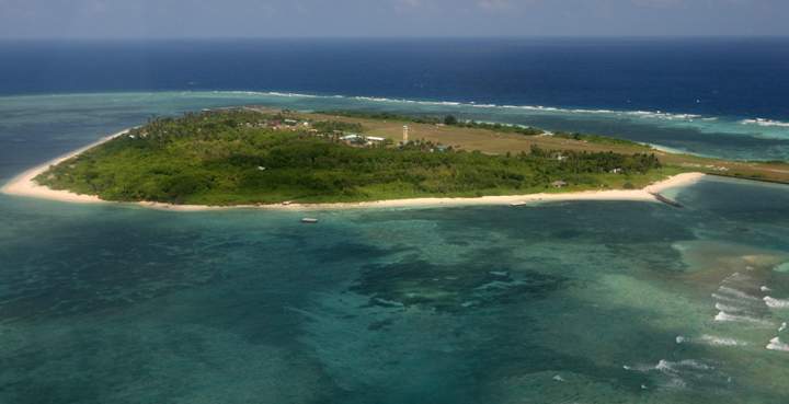 China has deployed two batteries of sophisticated surface-to-air missile launchers to a disputed island in the South China Sea, news reports said on 17 February 2016. 