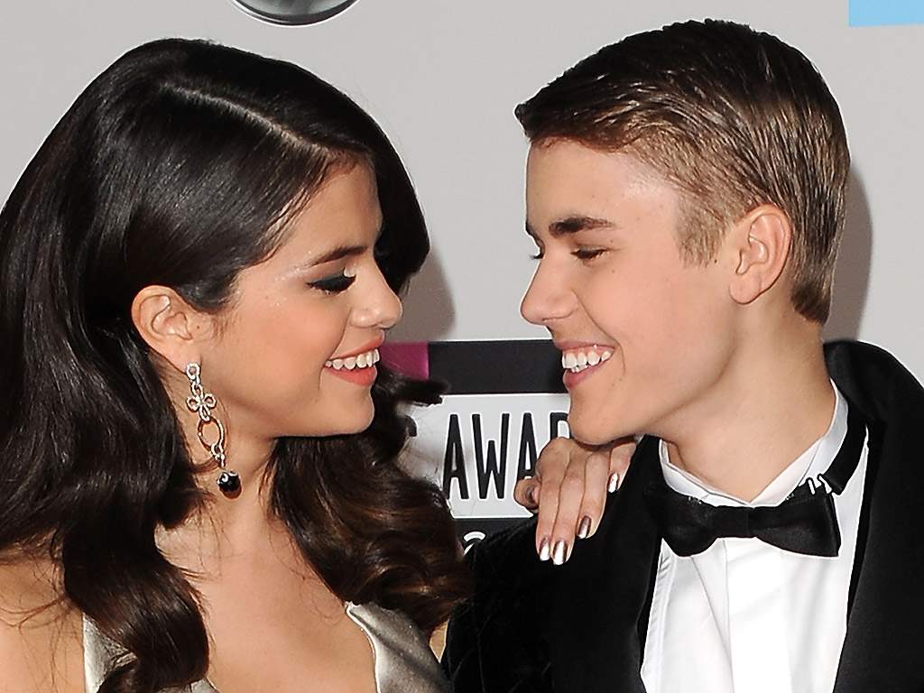 Selena Gomez, Justin Bieber in 2011
