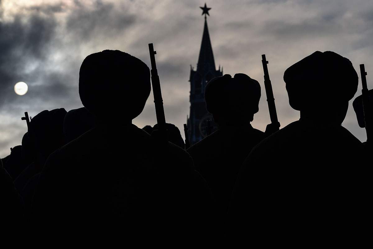 Russian soldiers wearing Red Army World War II uniforms  take part in the military parade on the Red Square in Moscow on November 7, 2015. 