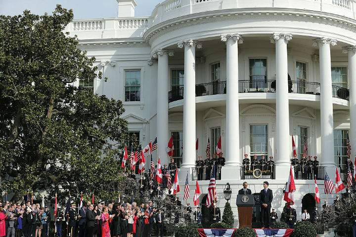 U.S. President Barack Obama welcomes Prime Minister Justin Trudeau during a an arrival ceremony on the South Lawn of the White House, March 10, 2016 in Washington, DC. This is Trudeau’s first trip to Washington since becoming Prime Minister.