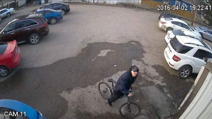 Here’s a surveillance photo of the suspect believed to be responsible for an armed robbery in Saskatoon on April 2.