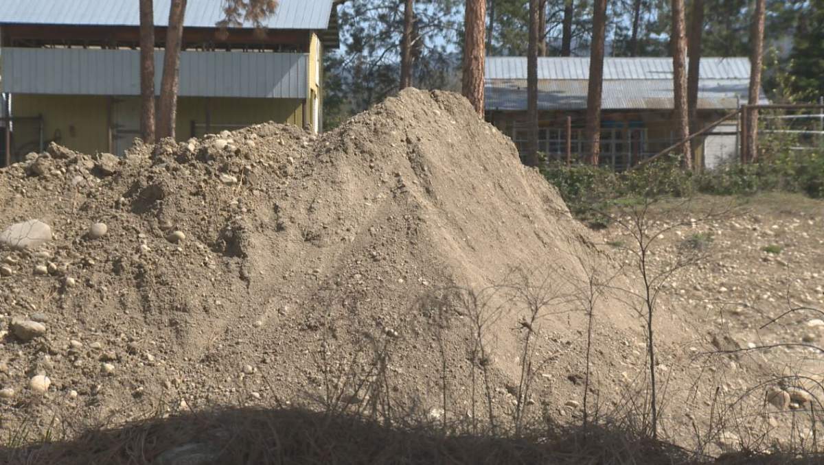 Gravel dispute pits neighbour against neighbour - image