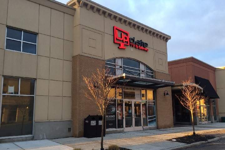 An electronics store was targeted in a break-and-enter in Vaughan, Ont. on April 12, 2016.