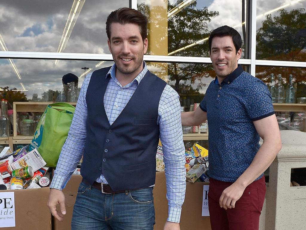 Jonathan and Drew Scott