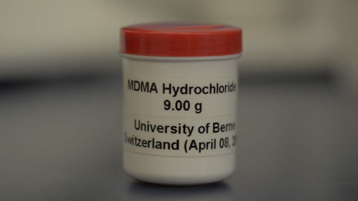 For the first time in decades, Canadian researchers are probing the potential of a psychedelic drug – ecstasy – for use in psychotherapy in a clinical trial approved by Health Canada