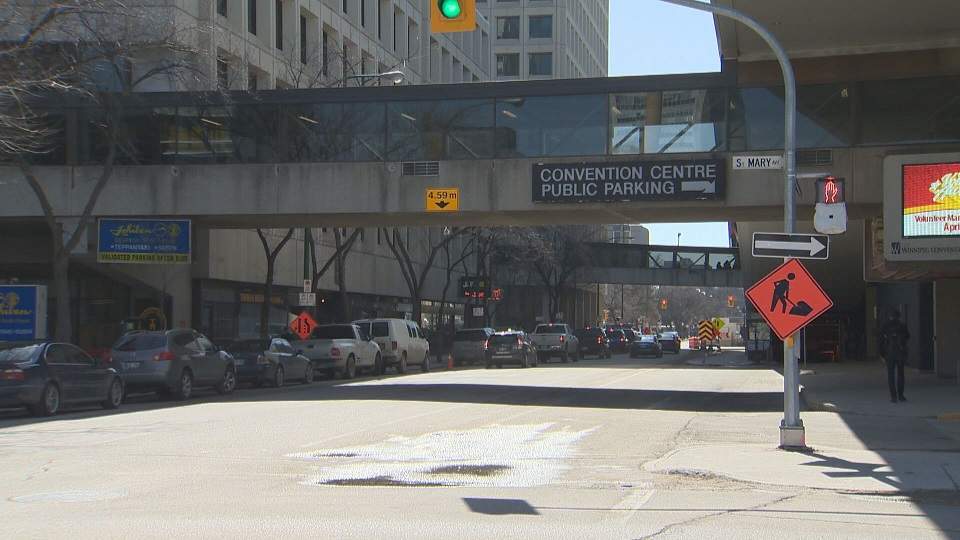 The outside of the downtown Skywalk connecting the Delta Winnipeg and the RBC Convention Centre.