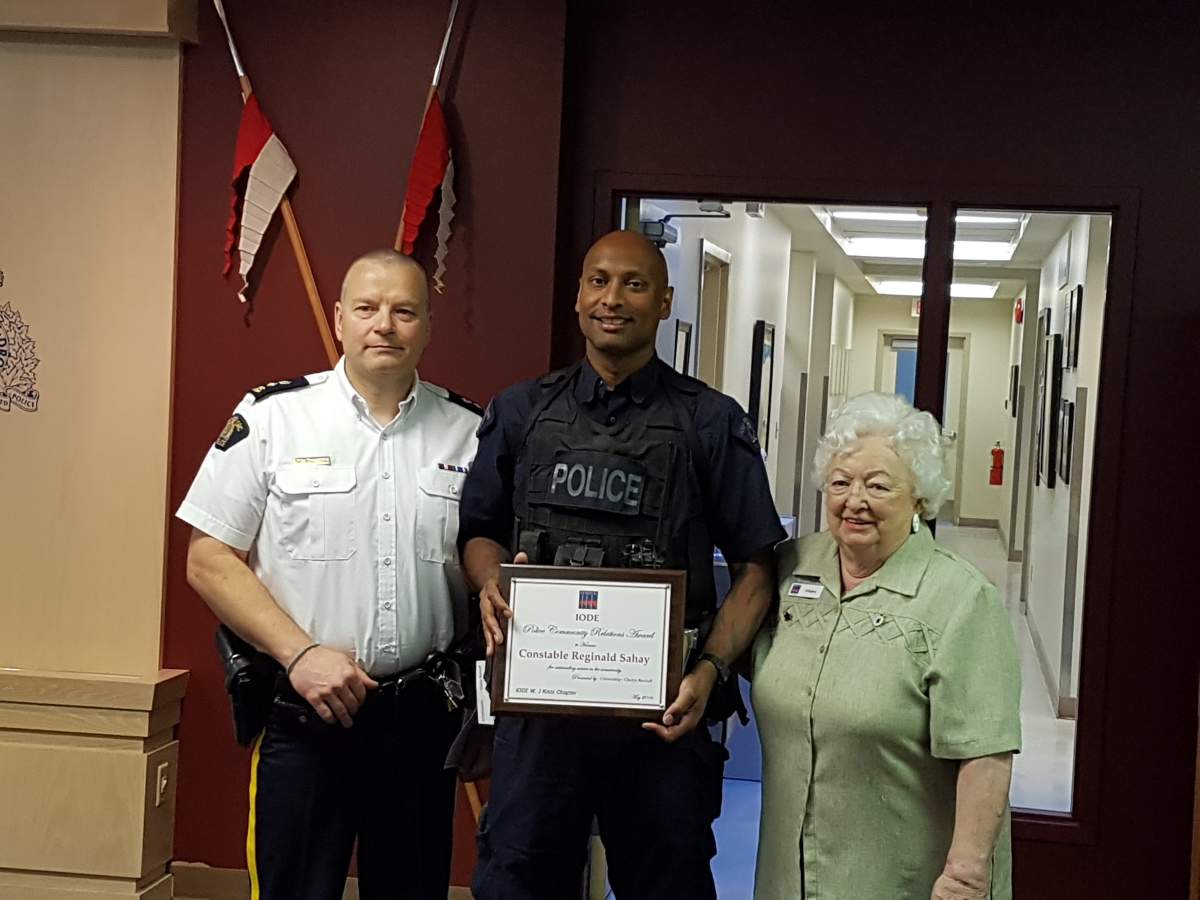 Kelowna Mountie receives community service award - image
