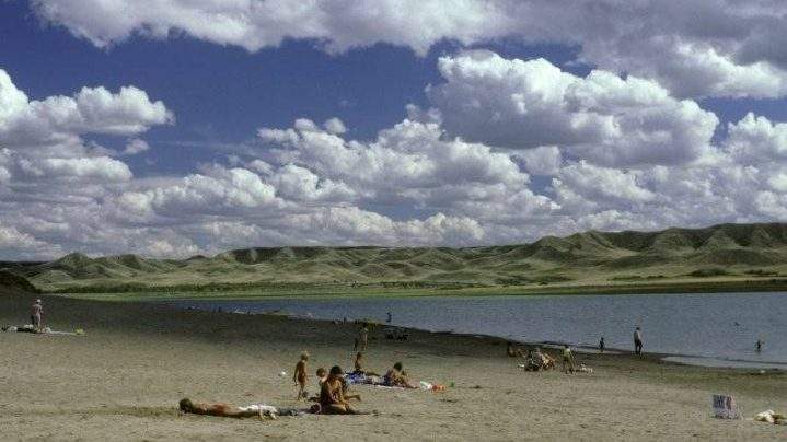 Big lake. Big views. Big country. That's how Dave Silversides sees the 5,735 hectares of Saskatchewan Landing Provincial Park, which straddles the west end of Lake Diefenbaker.