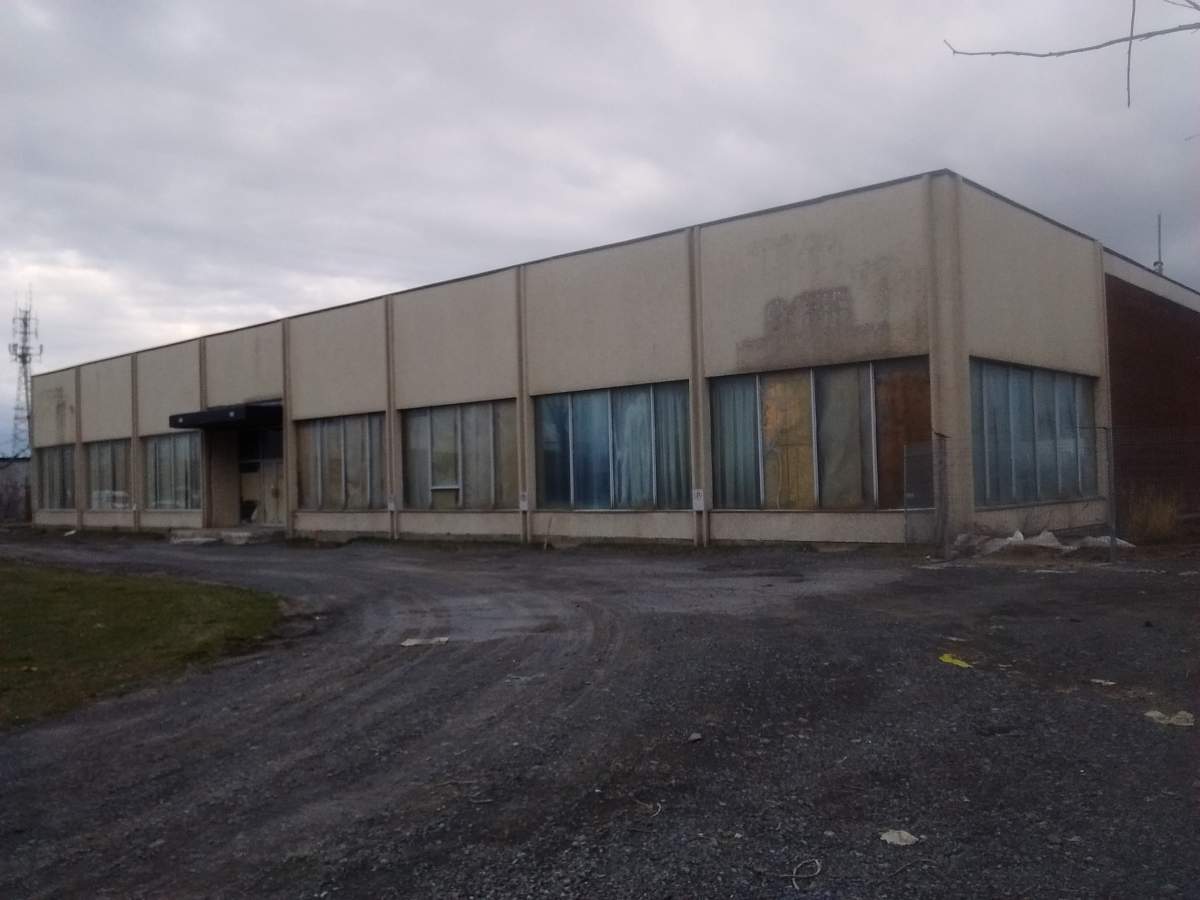 Pointe-Claire residents want more assurances concerning PCBs - image