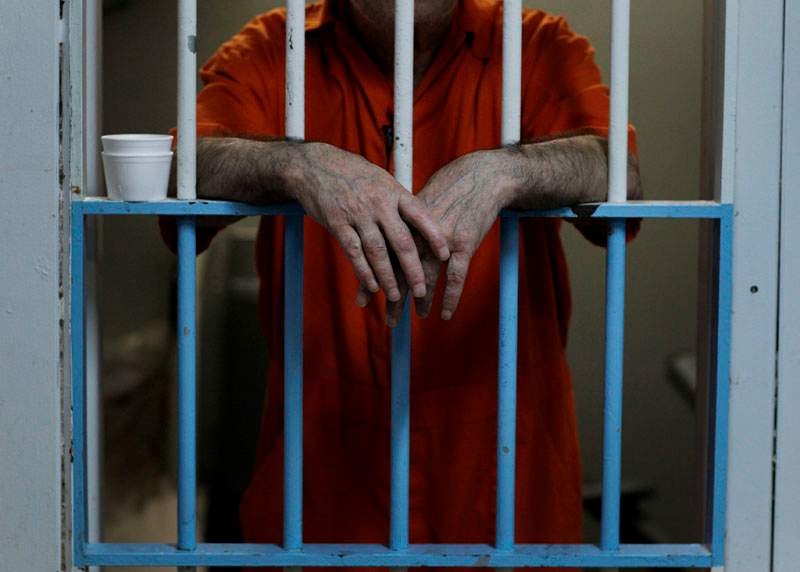 Canadians continue to overestimate the level of violent crime going on around them.