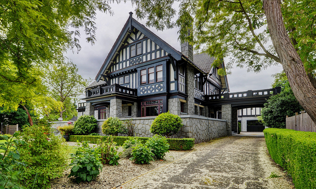 $2 million heritage mansion in Victoria shows striking contrast in real estate prices - image