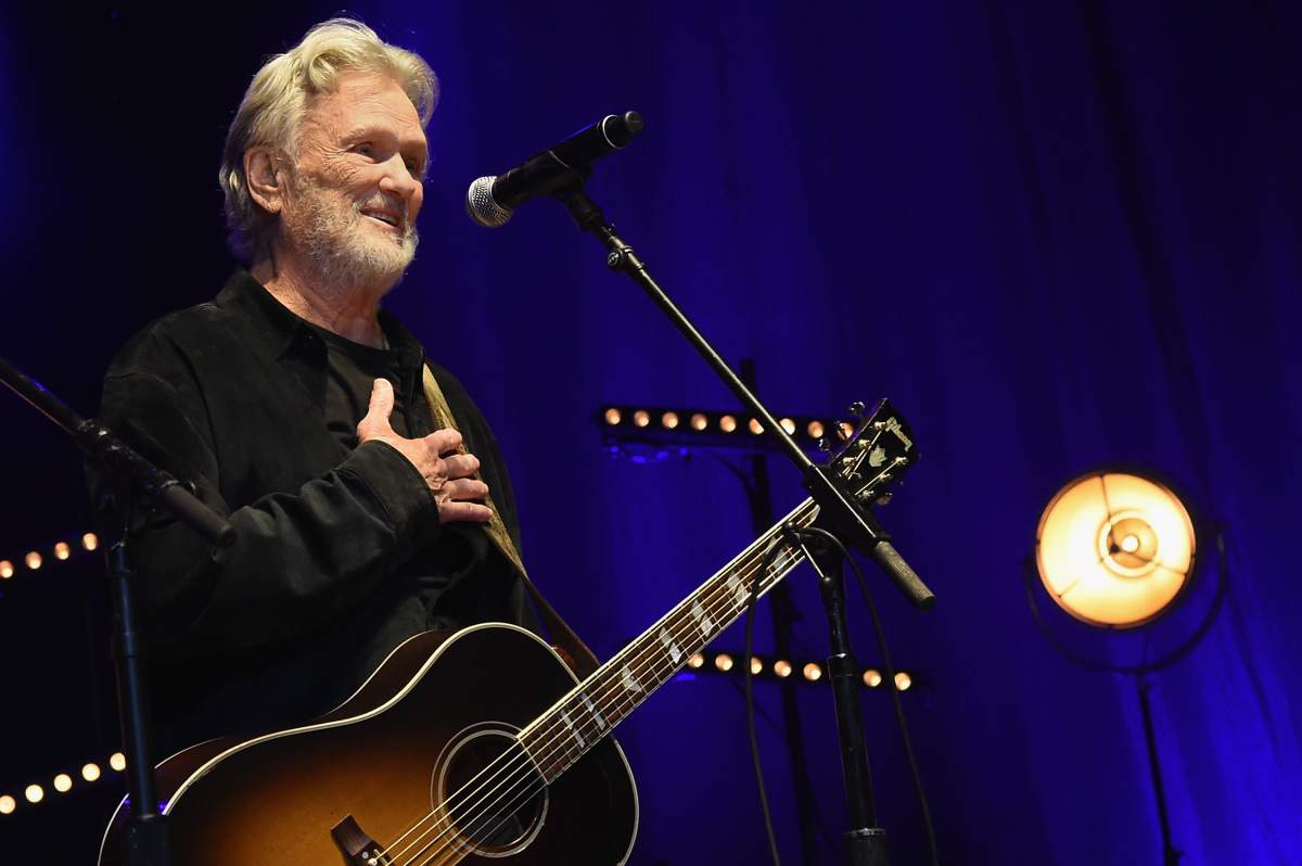 For years, country singer Kris Kristofferson thought he was dealing with Alzheimer's. Turns out, he had Lyme disease.