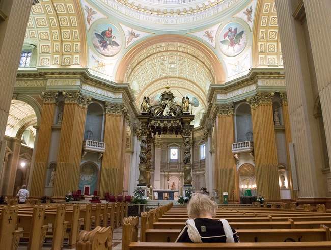 The health ministry will allow for 25 people to gather in places of worship in COVID-19 red zones as of March 26, 2021.