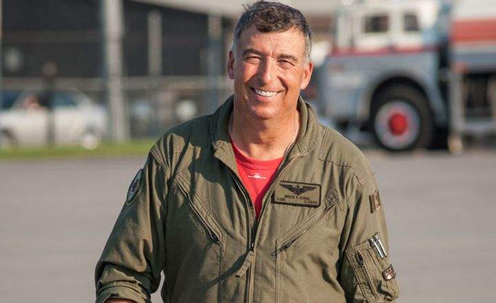 A photo of pilot Bruce Evans.