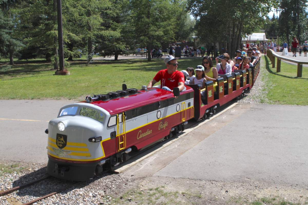 Mini train returns to Calgary’s Bowness Park as part of restoration project - image
