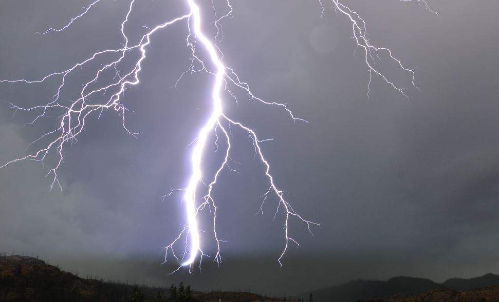 Environment Canada issues storm watch for Waterloo region, Wellington county - image