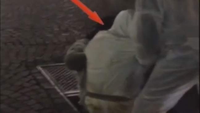 Italian police arrest 6 after sewers used to tunnel into luxury shops - image