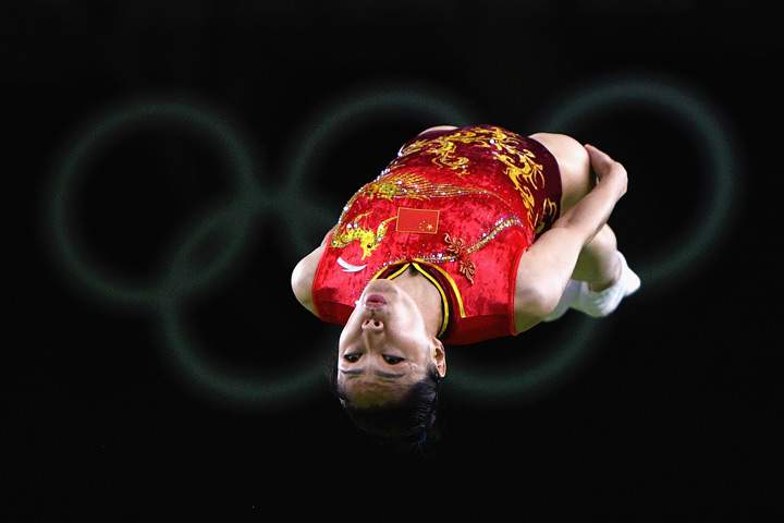 Dan Li of China competes during the Trampoline Gymnastics Women’s Qualification on Day 7 of the Rio 2016 Olympic Games at the Rio Olympic Arena on August 12, 2016 in Rio de Janeiro, Brazil.