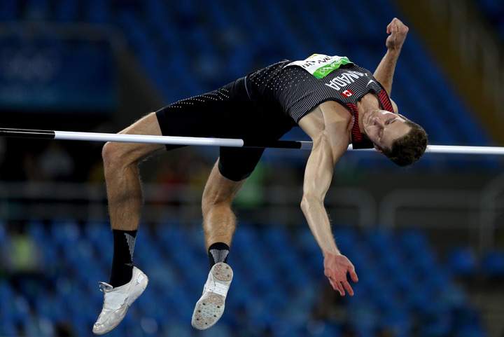 Derek Drouin jumps in Rio