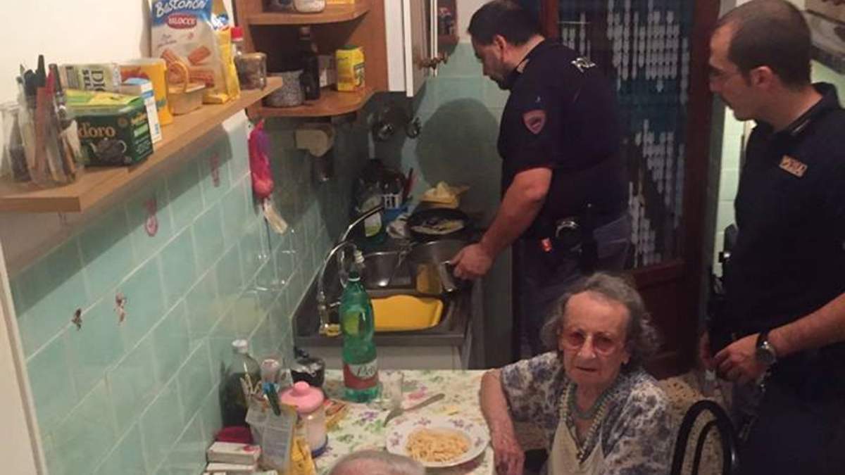 Italian police respond to distress call, make pasta for lonely elderly couple after neighbours hear crying - image