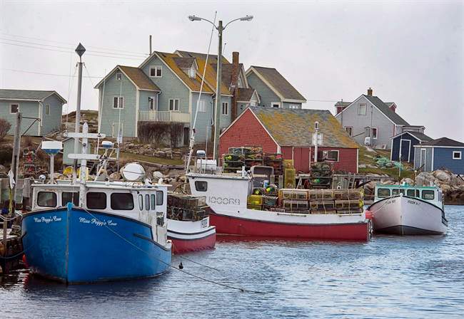 A new report from four Liberal MPs argues the federal government needs to provide more financial aid to Atlantic Canada to help strengthen a regional economy dependent on tourism and resource development.