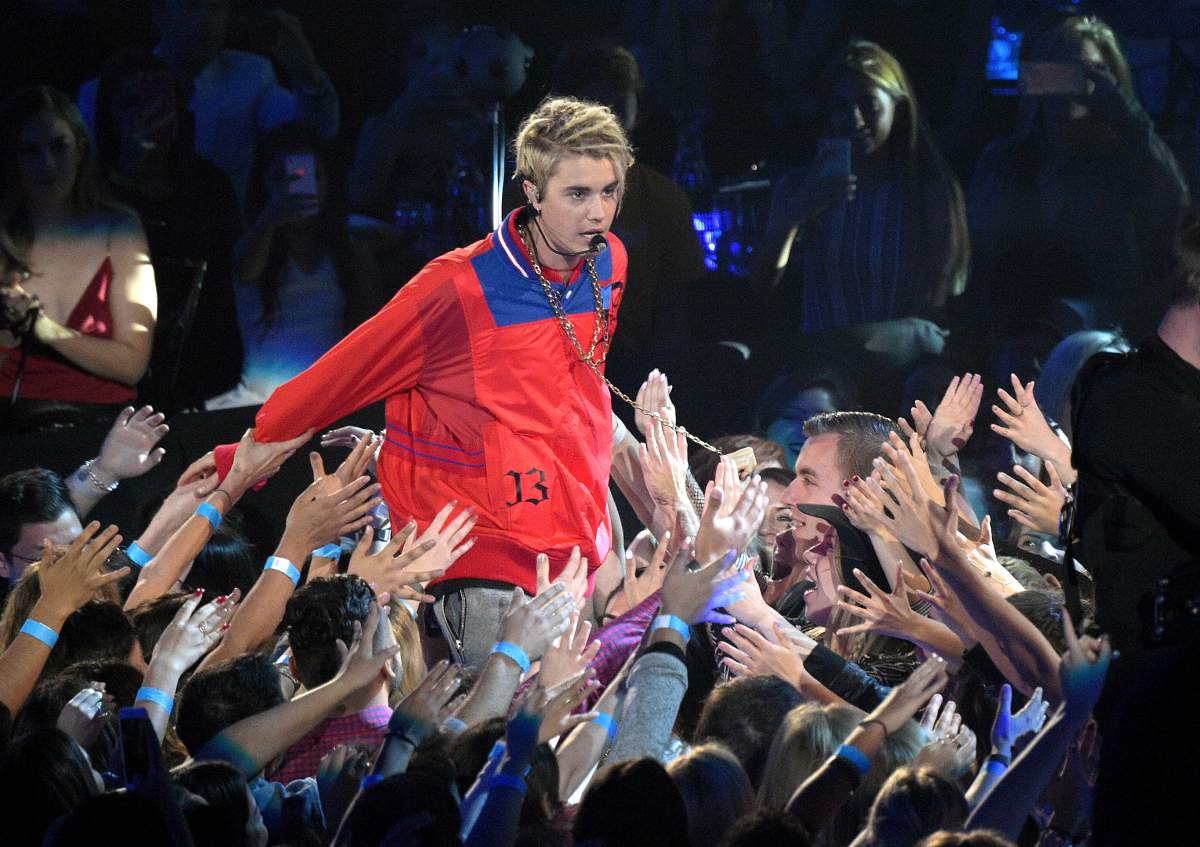 Recording artist Justin Bieber performs onstage during the iHeartRadio Music Awards at The Forum on April 3, 2016 in Inglewood, California.