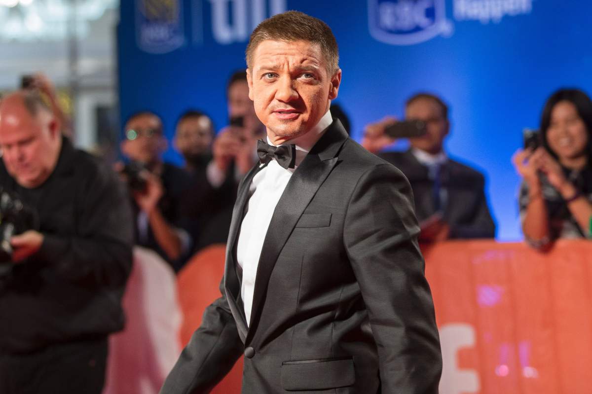 Jeremy Renner poses for photographers during the premiere of Arrival at the Toronto International Film Festival in Toronto, Ontario, September 12, 2016. 