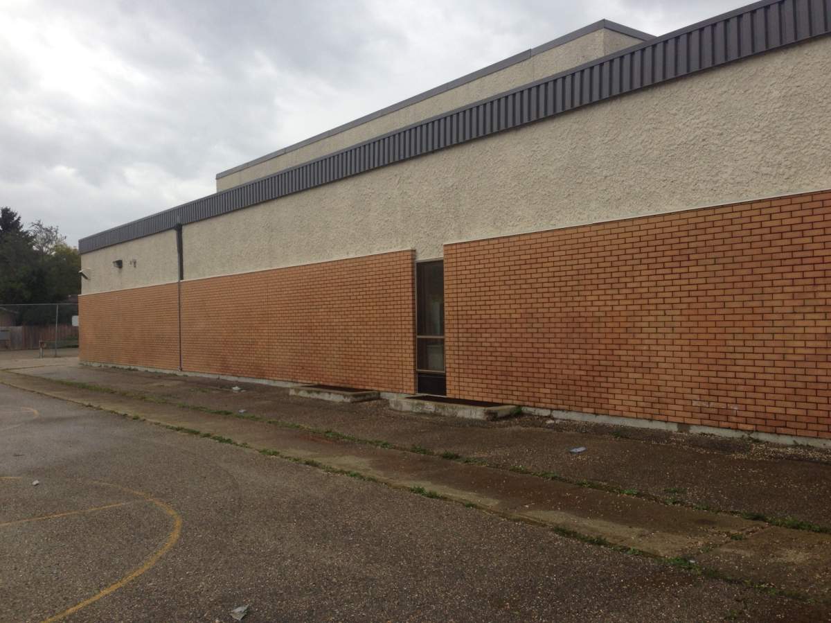 The school division has removed graffiti on the outside of Maple Leaf School in North Kildonan.