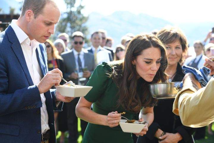 The royal couple snacks on dishes at Kelowna’s Mission Hill Winery on Sept. 27, 2016.