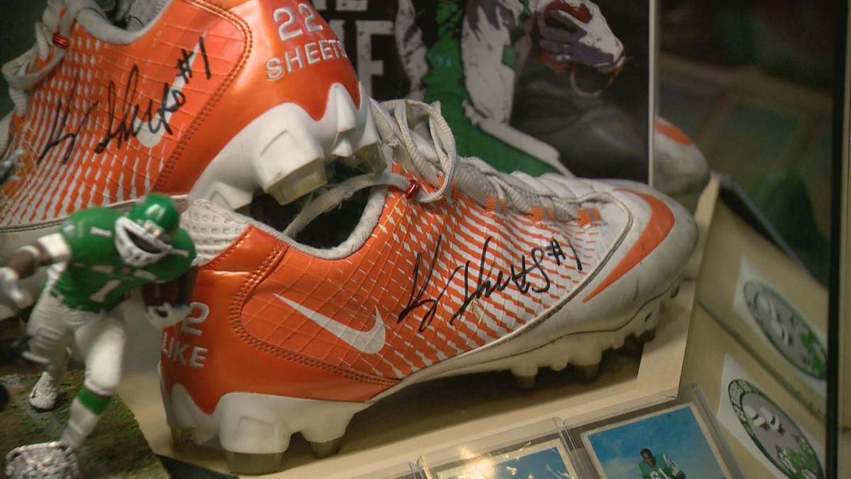 Regina family has entire room dedicated to Roughriders memorabilia - image