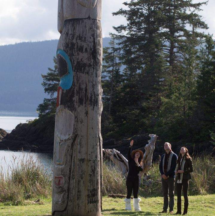 The Duke and Duchess of Cambridge view a totem pole during a visit to the Haida Heritage Centre and Museum in Haida Gwaii, B.C., on Friday Sept. 29, 2016.
