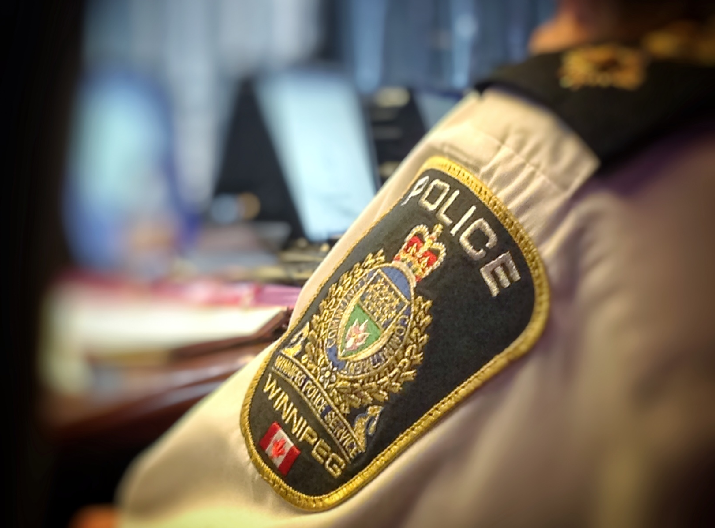 Winnipeg police search for suspects armed with bear spray, machete accused of robbing man - image