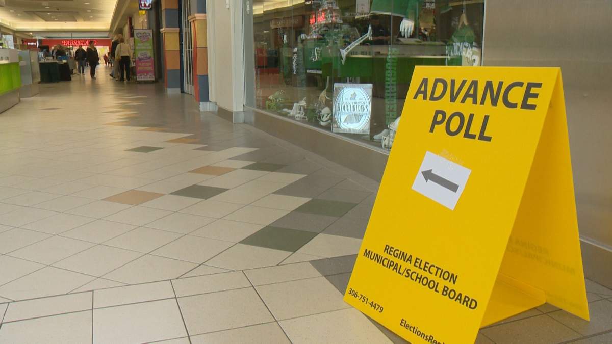 An advanced poll sign at Northgate Mall on Oct. 19. 