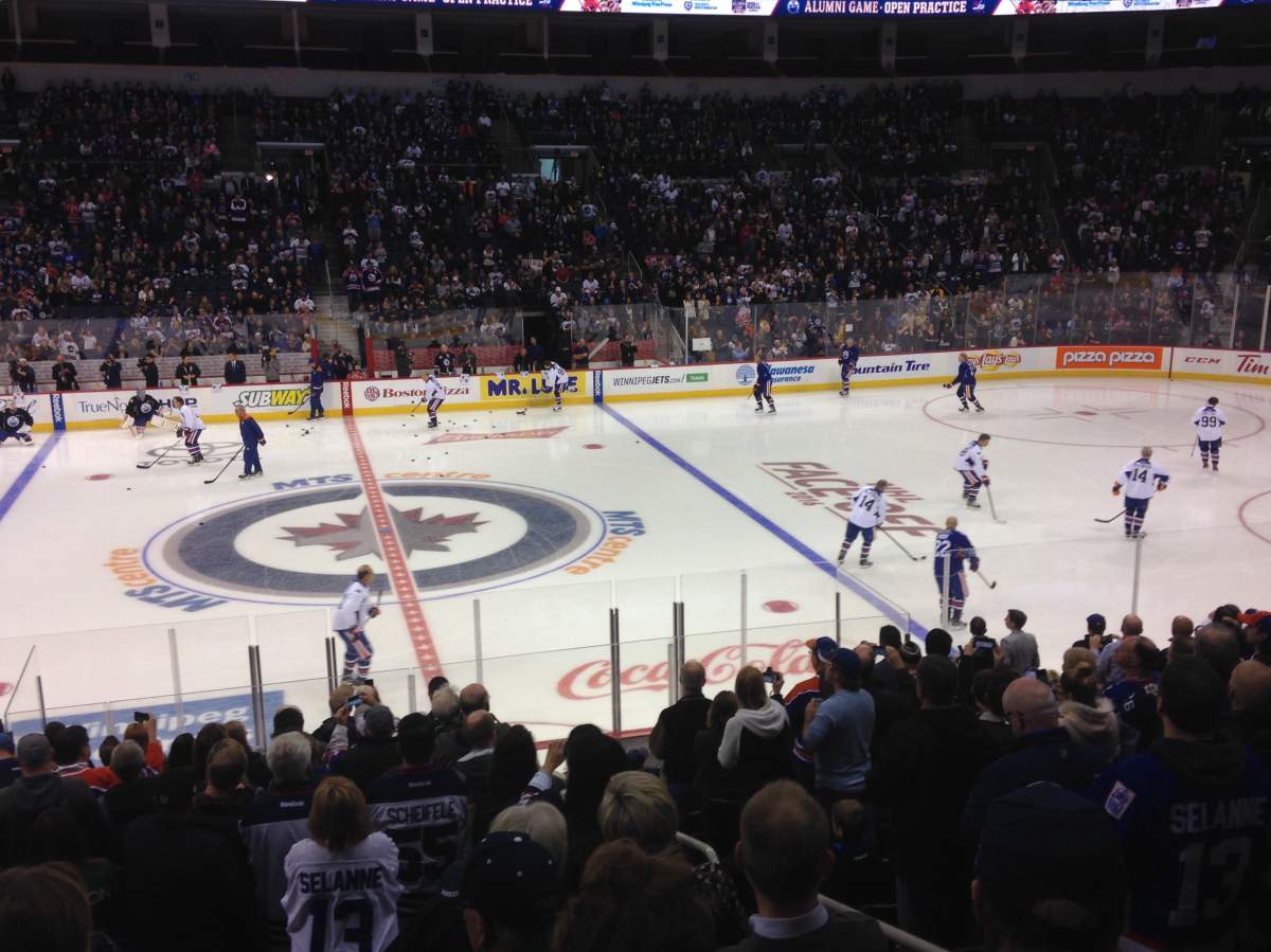 Thousands attend Heritage Classic alumni practice - image