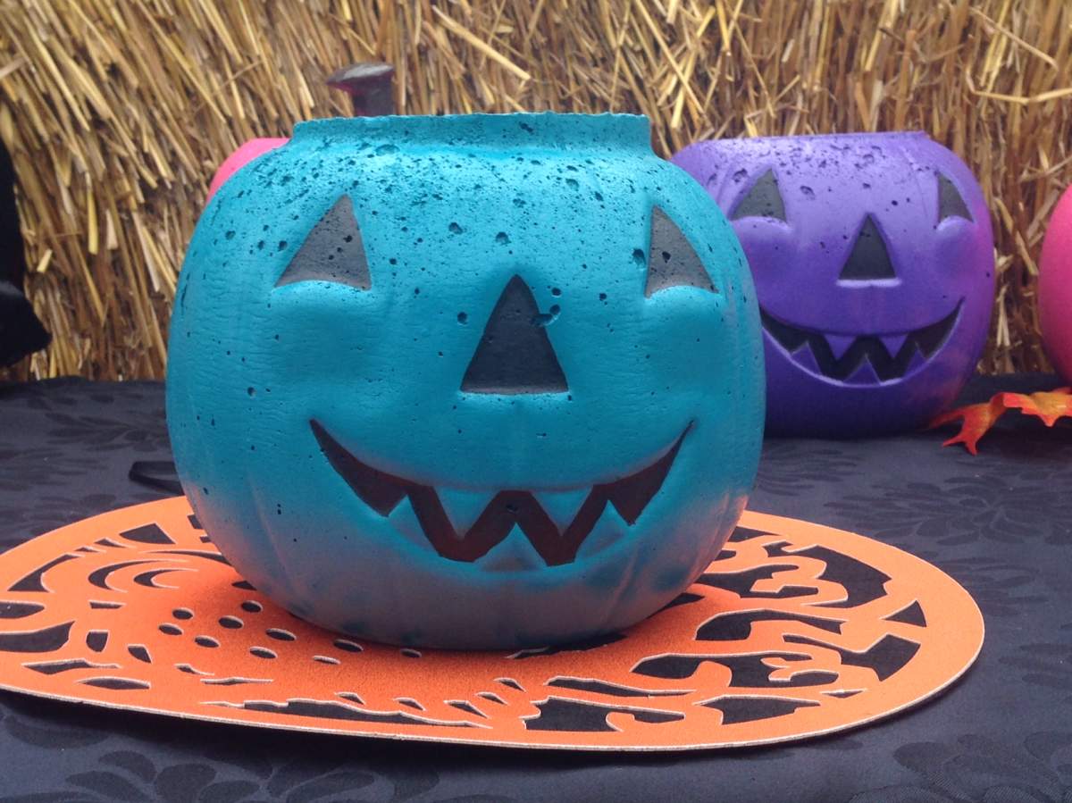 Teal pumpkin project helps provide a safe Halloween for kids with food allergies - image