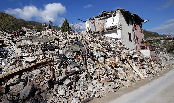 A collapsed house is seen after an earthquake in Borgo Sant’Antonio near Visso, central Italy, October 27, 2016. REUTERS/Max Rossi
