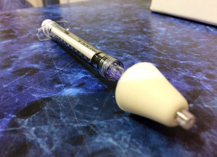 Nasal spray Naloxone devices being looked at to be added to Winnipeg police kits.