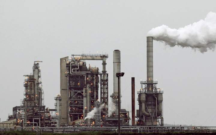 The federal government's carbon price will start at $20 per tonne in 2019.