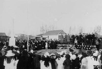 Beverly Cenotaph unveiling