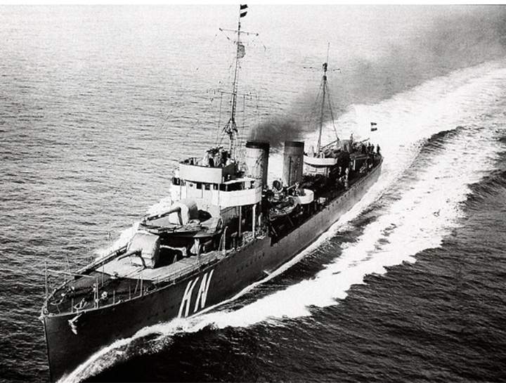 HNLMS Kortenaer.