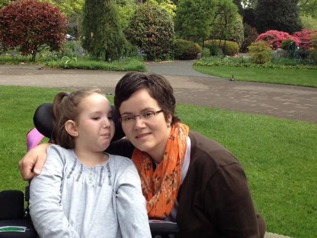 Elan Epp and her mother Cheryl.