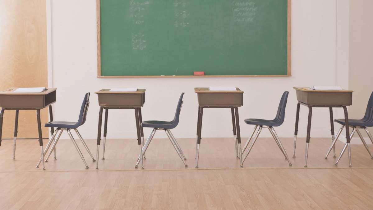 Sask. teacher accused of sleepovers with student - image