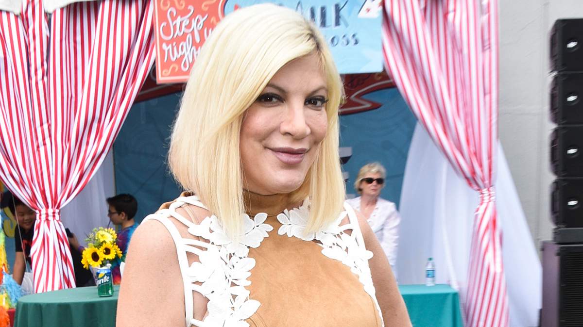 Actress Tori Spelling attends Elizabeth Glaser Pediatric Aids Foundation "A Time For Heroes" Family Festival at Smashbox Studios on October 23, 2016 in Culver City, California. 
