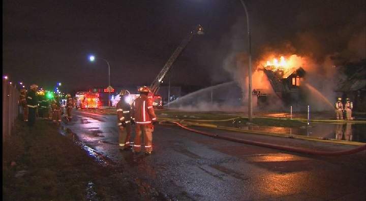 Montreal firefighters tackle the blaze at Ristorante Linguini. Sunday, Nov. 27, 2016.