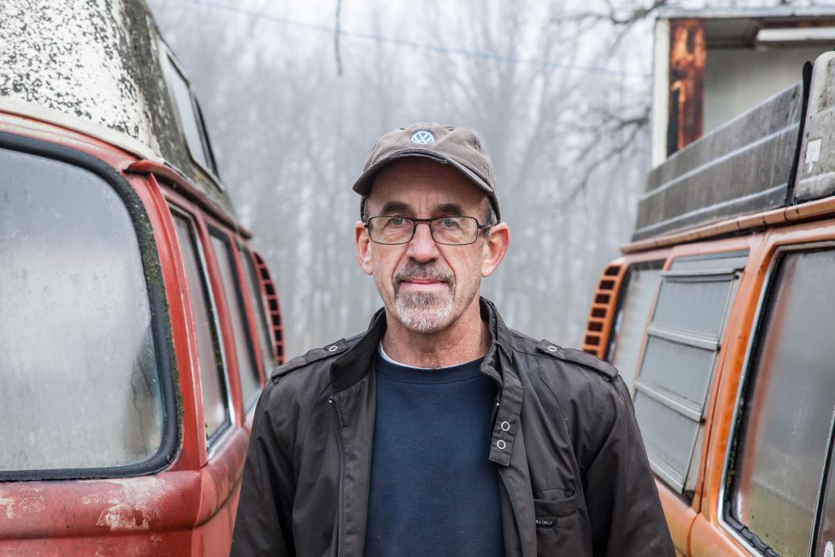 Manitoba auto mechanic specializes in vintage camper vans - image