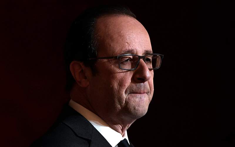 French President Francois Hollande delivers a speech after awarding the Legion of Honour (Legion d'Honneur) and the National Order of Merit (Ordre National du Merite) to Olympic and Paralympic athletes at the Elysee Presidential Palace in Paris, France, Thursday, Dec. 1, 2016. 
