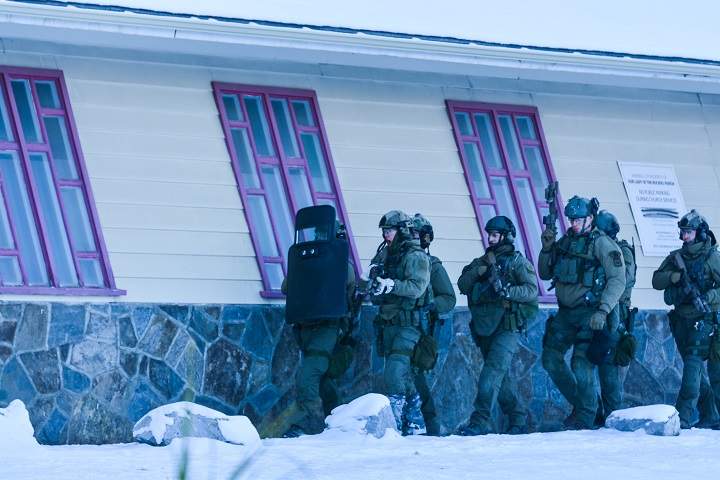 Canmore RCMP arrest suspect in break and enter, school lockdown - image