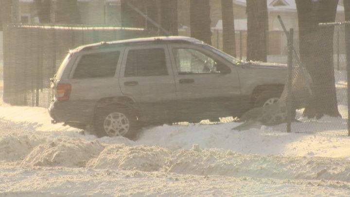 Treacherous roads test southern Albertans and response crews - image