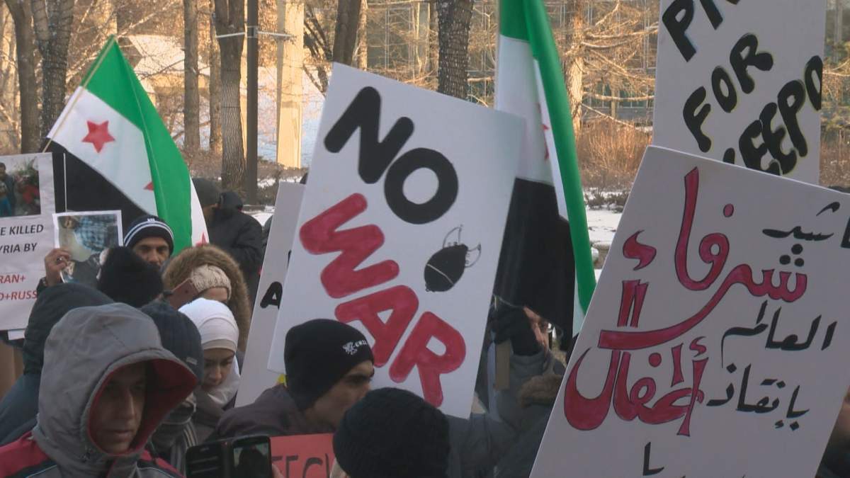 Demonstrators call on the Canadian government to take action in Syria - image