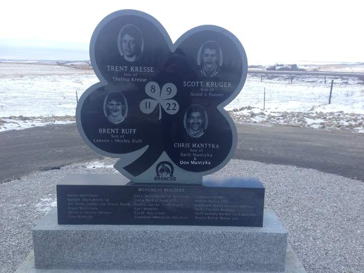 Memorial unveiled for 4 Swift Current Broncos players killed 30 years ago
